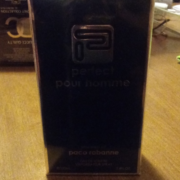 Perfume - Picture 3 of 4